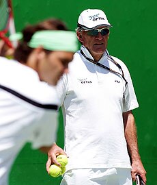 Federer splits up with coach - ABC News