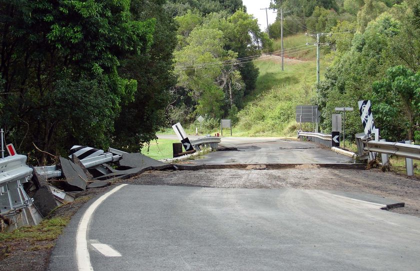 SE Qld mops up as floodwaters recede - ABC News