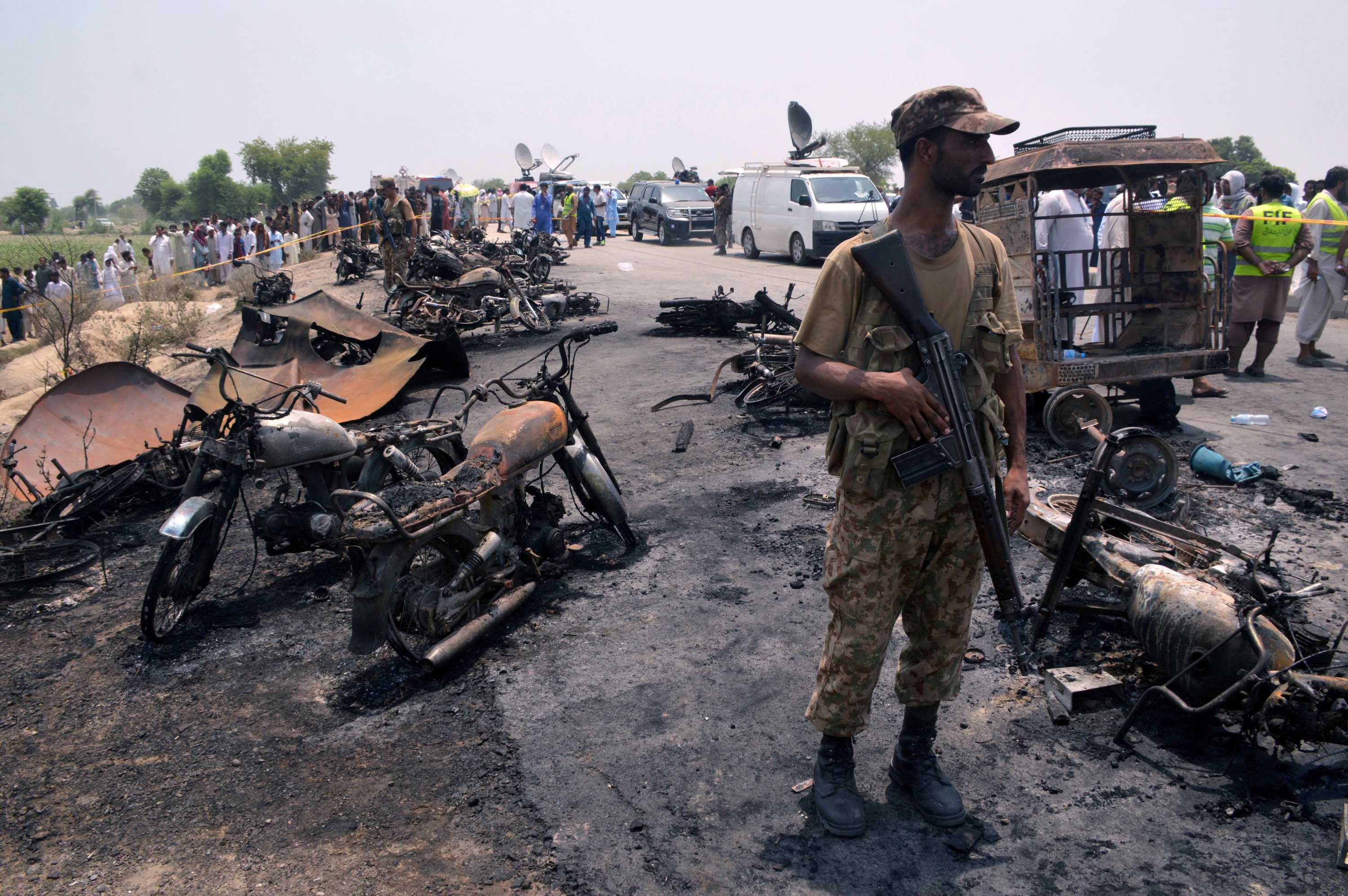 Pakistan oil tanker fire kills at least 157 as onlookers rush to gather ...