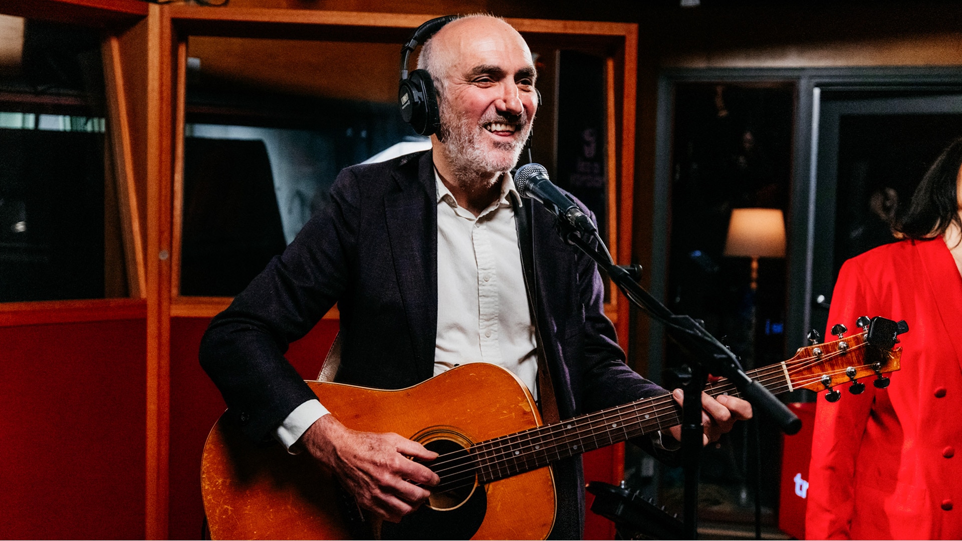 Paul Kelly covers Kylie Minogue's 'Did It Again' for Like A Version
