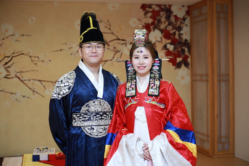 Young couple weating traditional Korean clothing