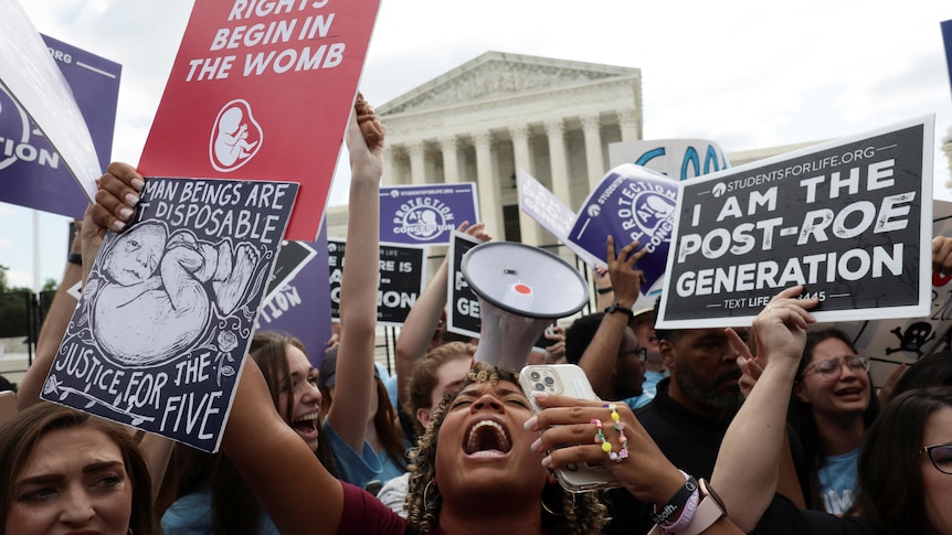 United States Supreme Court overturns Roe v Wade