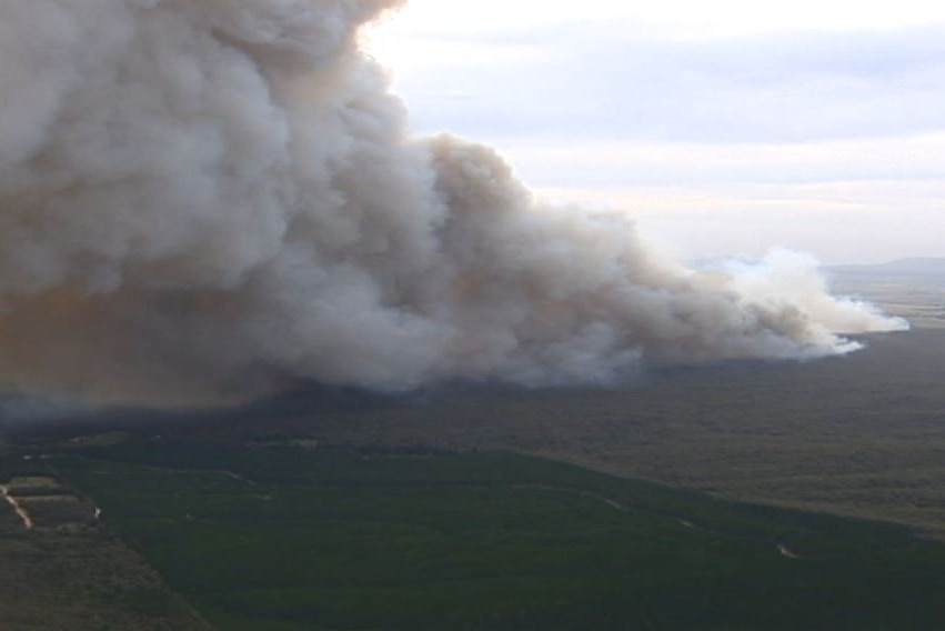 Smoke emanates from a bushfire burning out of control at Linton, near Ballarat, in 1998.