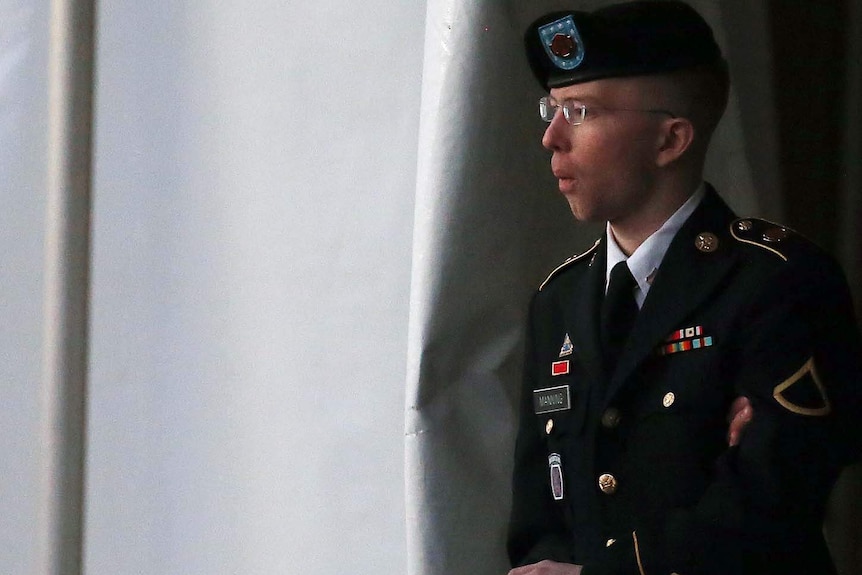 Bradley E Manning