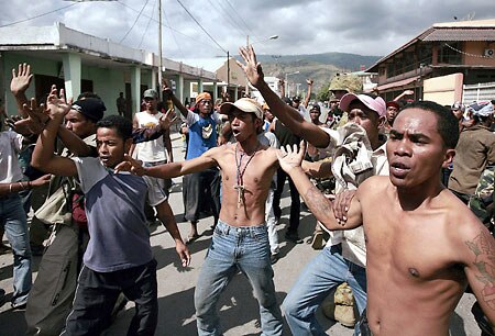 E Timor violence creates new wave of refugees - ABC News