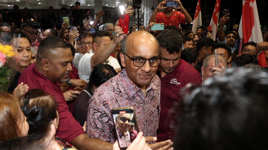 Presidential candidate Tharman Shanmugaratnam meets his supporters.