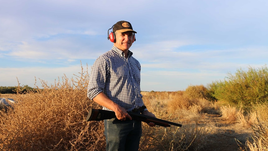 Robbie Katter shoots an Adler shotgun