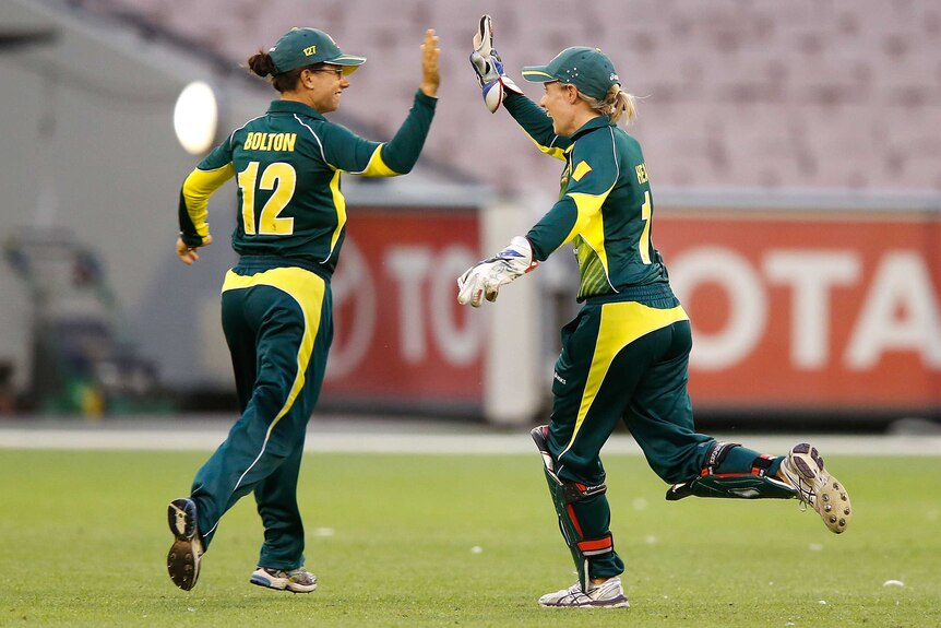Allyse Healy celebrates Australian wicket