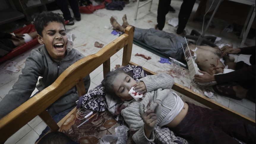 Число погибших палестинцев в секторе Газа превышает 17 700, поскольку мир реагирует на отказ Соединенных Штатов прекратить огонь в Организации Объединенных Наций.