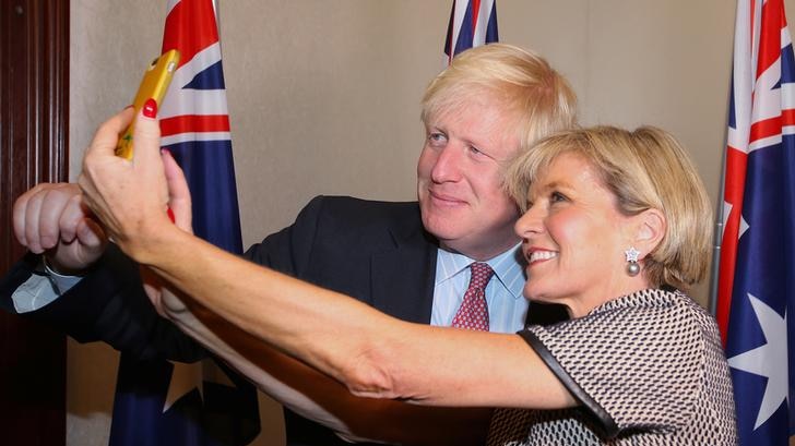 Julie Bishop and Boris Johnson take a selfie