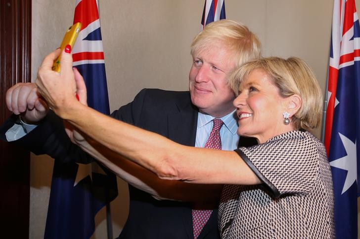 Julie Bishop and Boris Johnson take a selfie