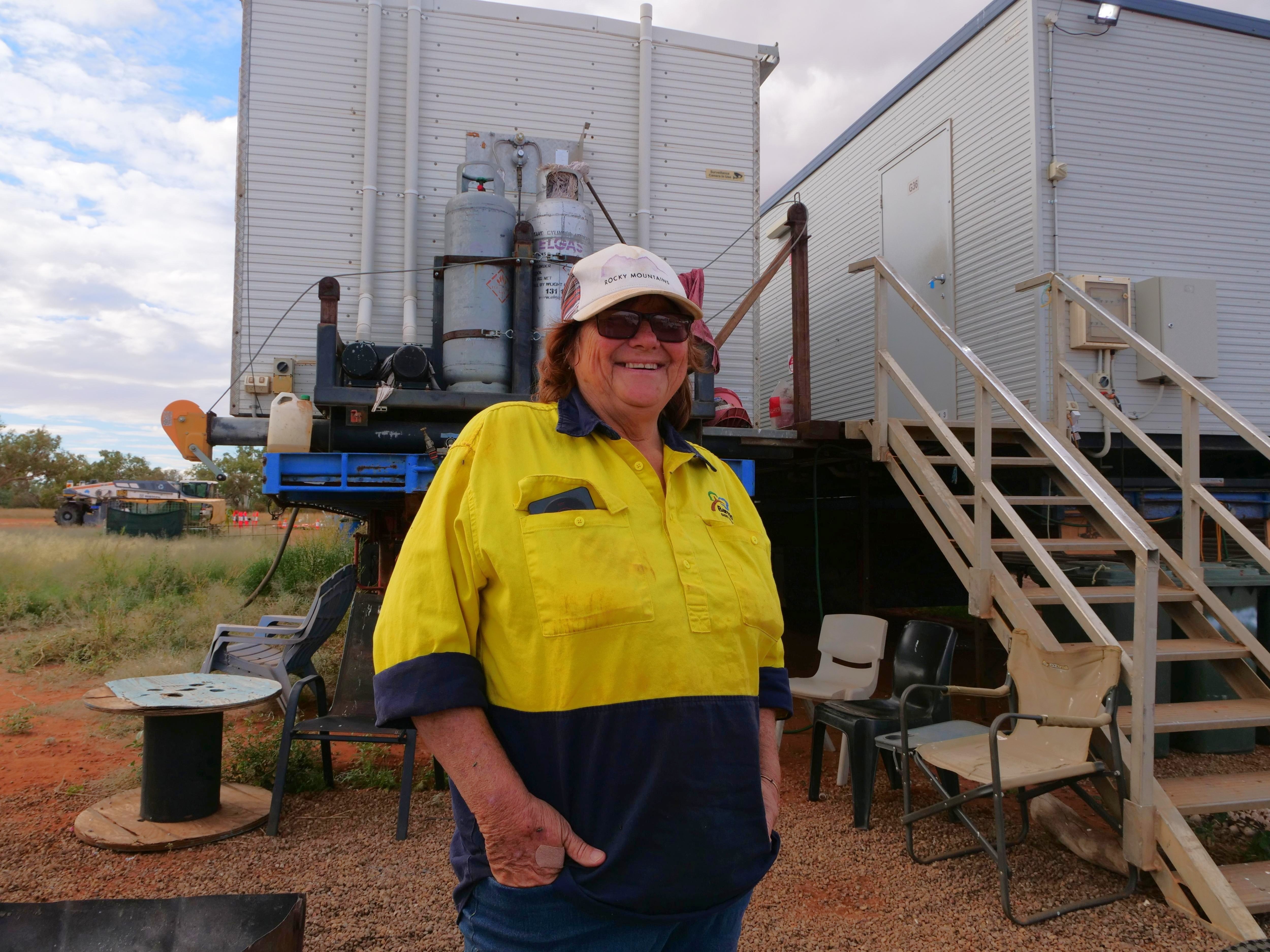 Tradies swap swags for dongas on wheels to retain workers out bush