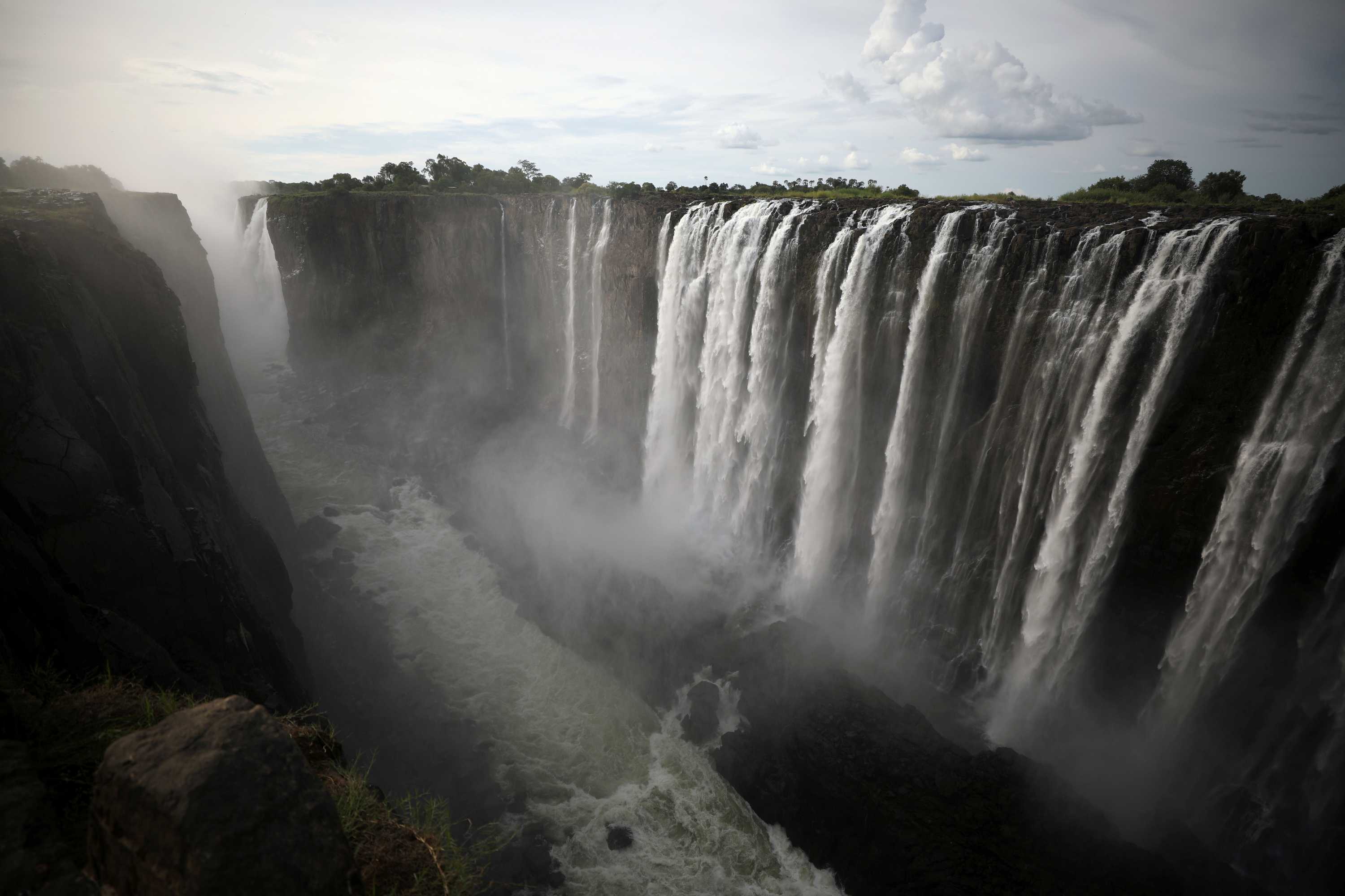 Victoria Falls Slows To A Trickle Fuelling Fears Of Climate Change   9279059038d6690e40d313d03313a47d