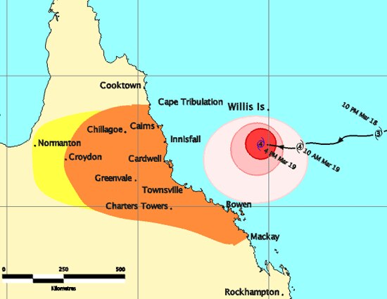 Far north Qld braces for massive Cyclone frontage - ABC News