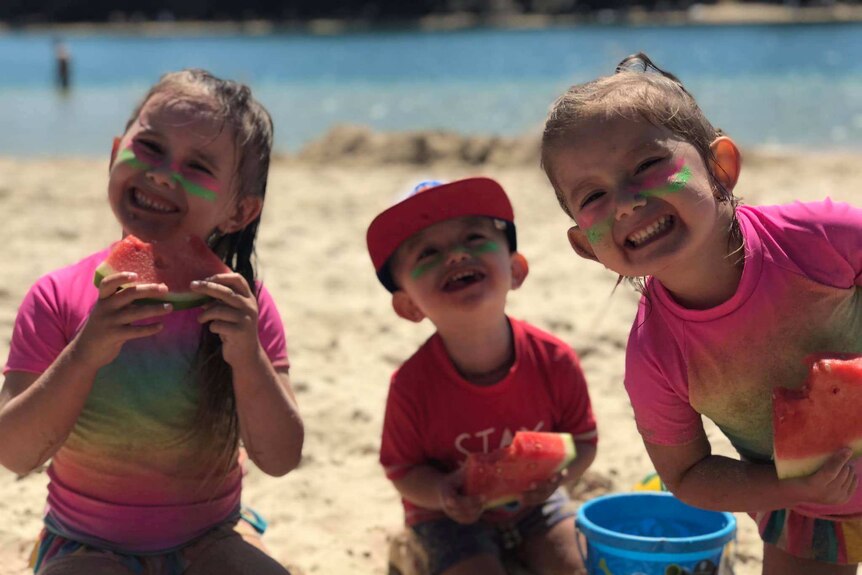 The children of Hannah Clarke and Rowan Baxter - Aaliyah, Trey and Laianah at the beach