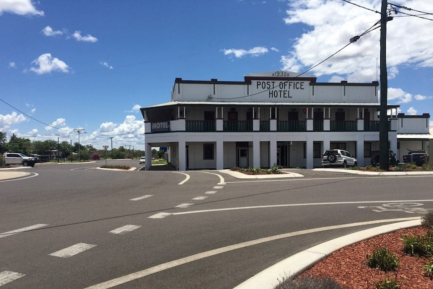 Cloncurry post office hotel from roundabout