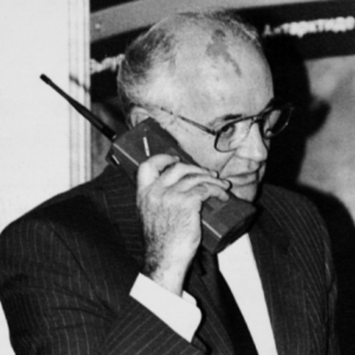 Soviet Union party secretary Mikhail Gorbachev talks on a Nokia Mobira Cityman phone in April 1987.jpg