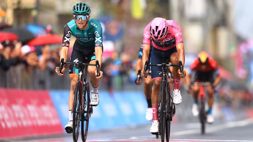 Time bonus puts Jai Hindley just three seconds from Giro d’Italia lead