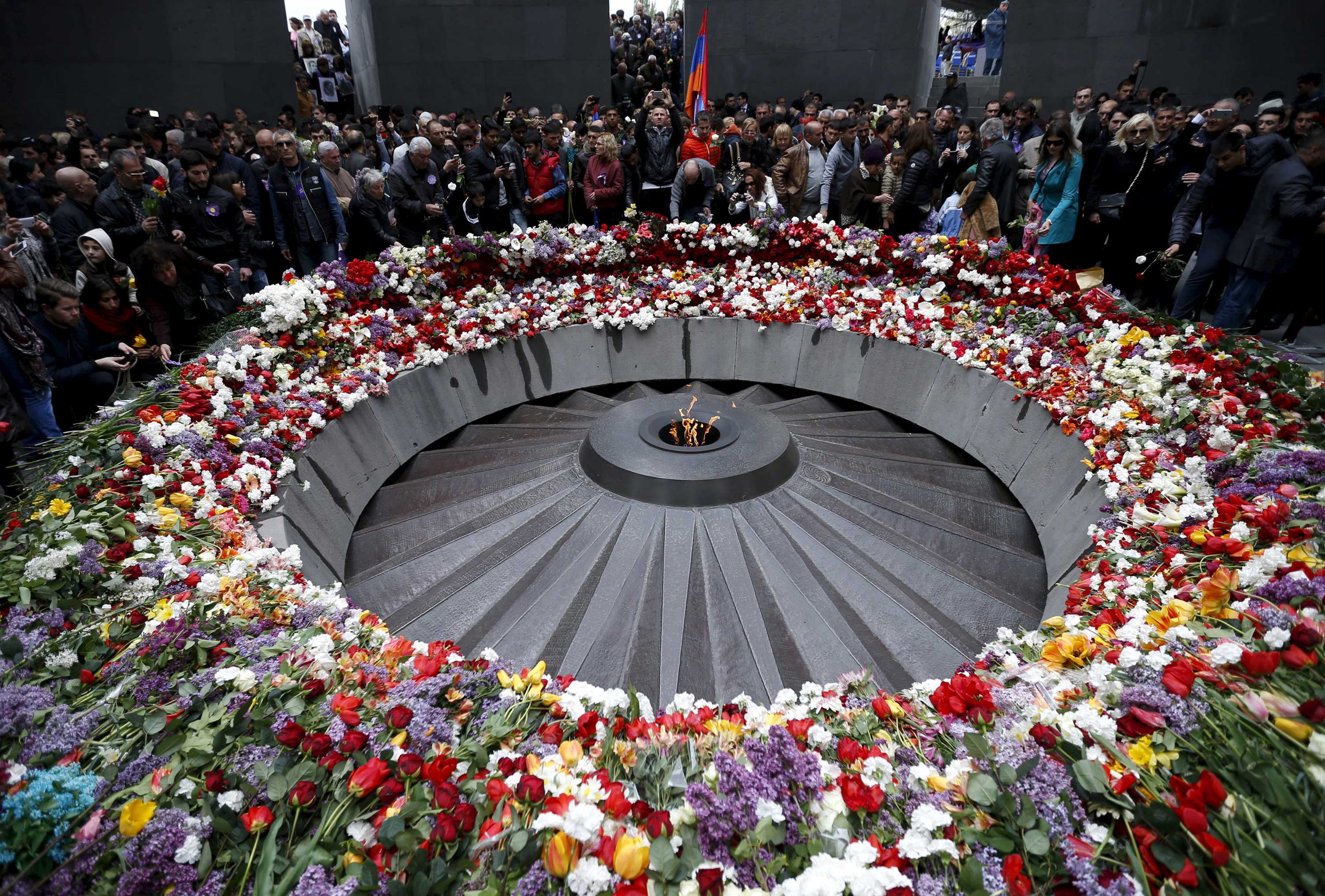 Armenians mark 100 years since Ottoman 'genocide'; Vladimir Putin says no  justification for mass murder - ABC News