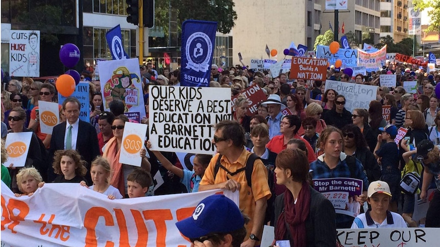 Bill Shorten, kids, teachers and families block Perth city streets during strike