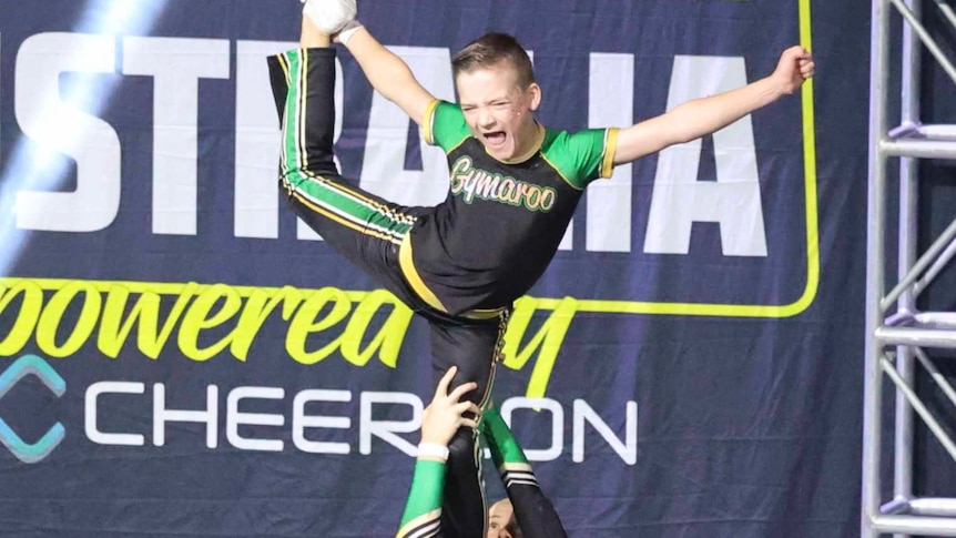 Un garçon de 13 ans de Port Macquarie se fraye un chemin vers les Championnats du monde de cheerleading en Floride