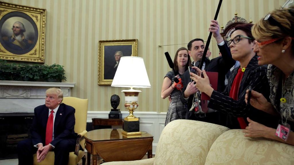 Donald Trump escalates his conflict with the media - ABC News