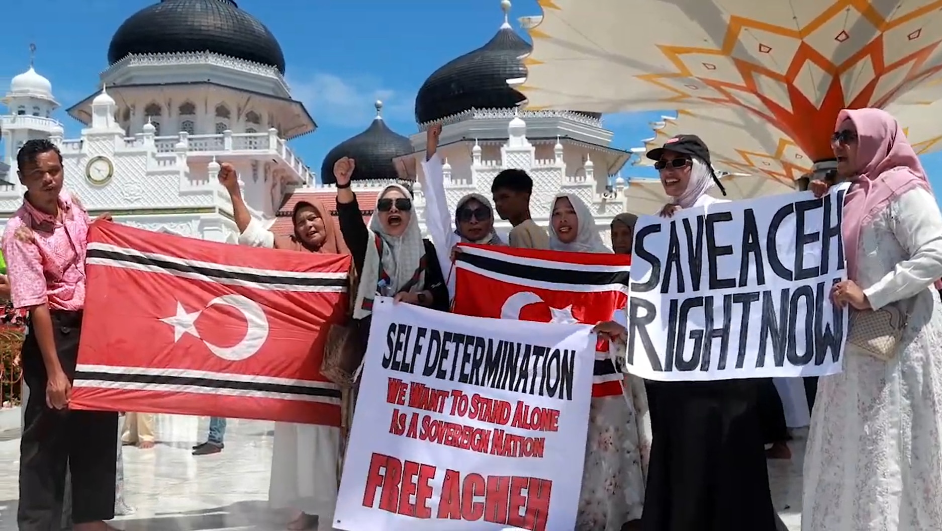 'Avengers' and 'white flags': How Indonesians are voicing dissent against the government