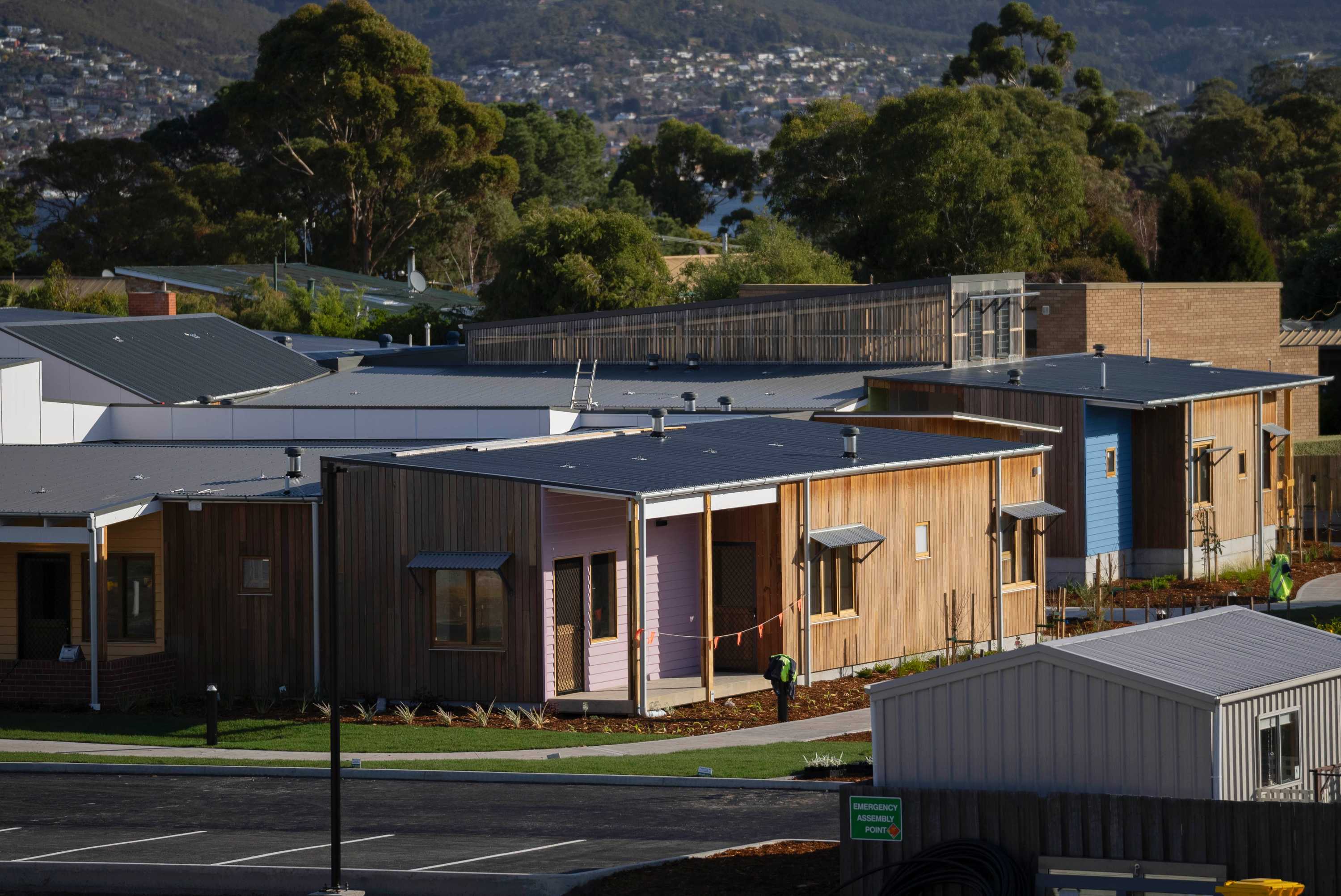 Federal government wants super funds to invest in social housing - ABC News
