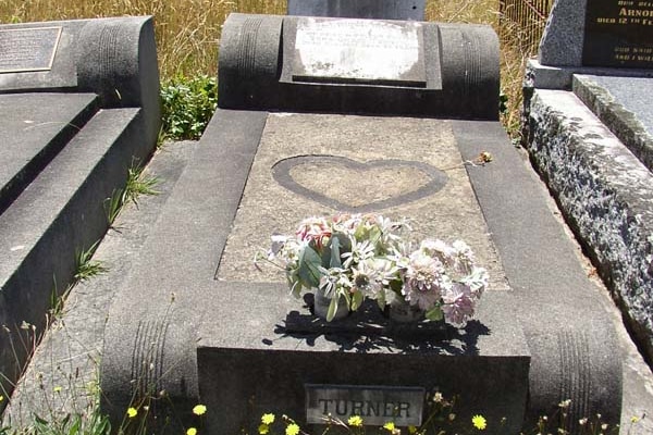 An image of a grave at Smythesdale near Ballarat