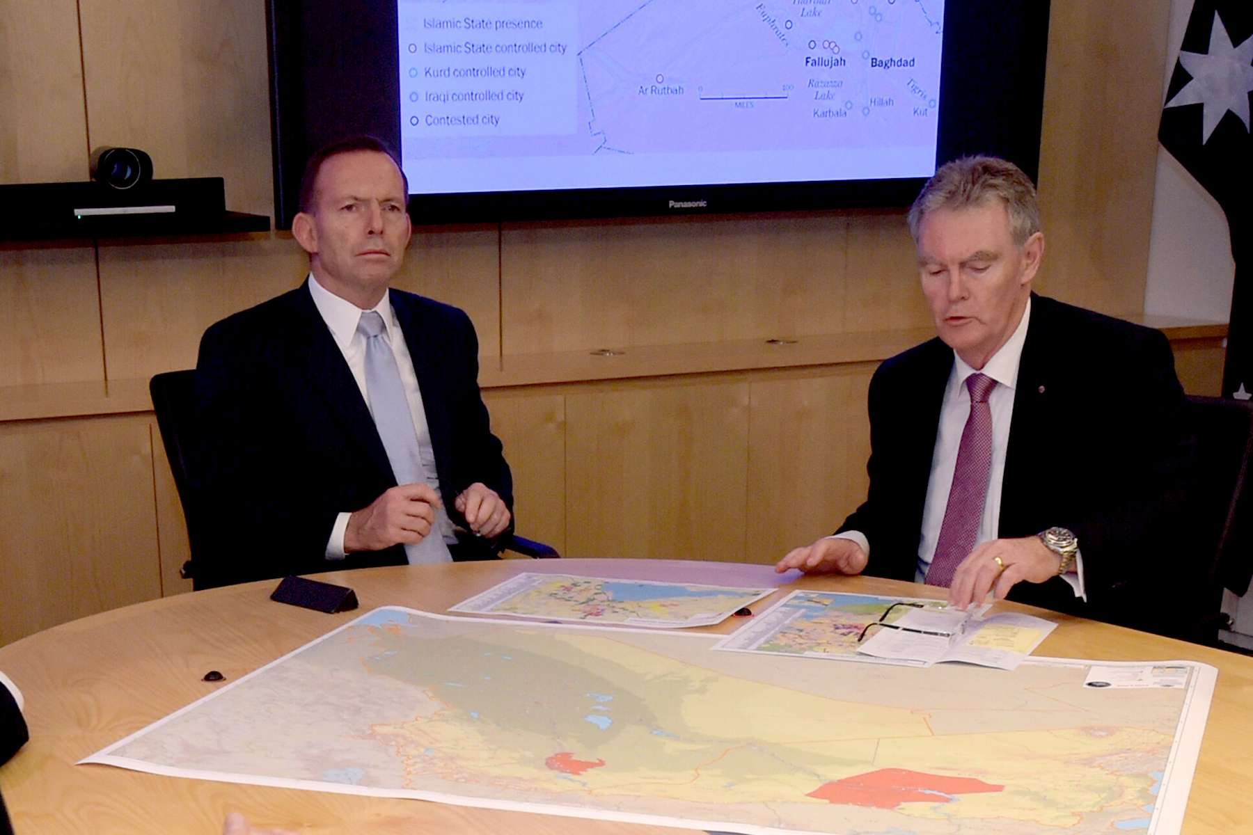 Tony Abbott accuses Labor of insulting ASIO by questioning use of maps during media event