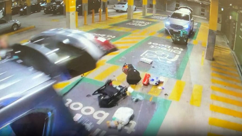 Woman steals car with baby inside - ABC News