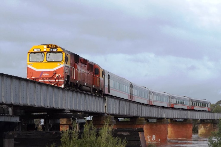 Photo of a morning V-Line service to Bairnsdale, crossing the Avon River Rail Bridge at Stratford.