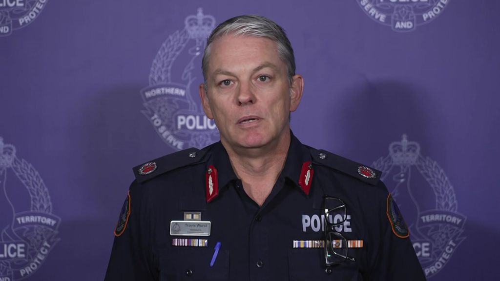 Man dies after being restrained by police in Alice Springs - ABC News