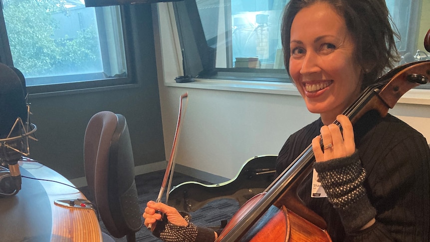 Sharon Grigoyan with her cello in the ABC Classic studio