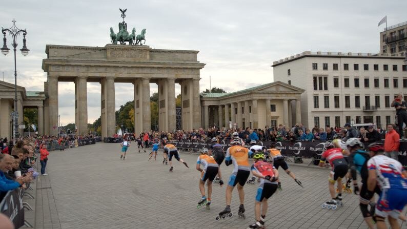 Berlin marathon attracts a million people.