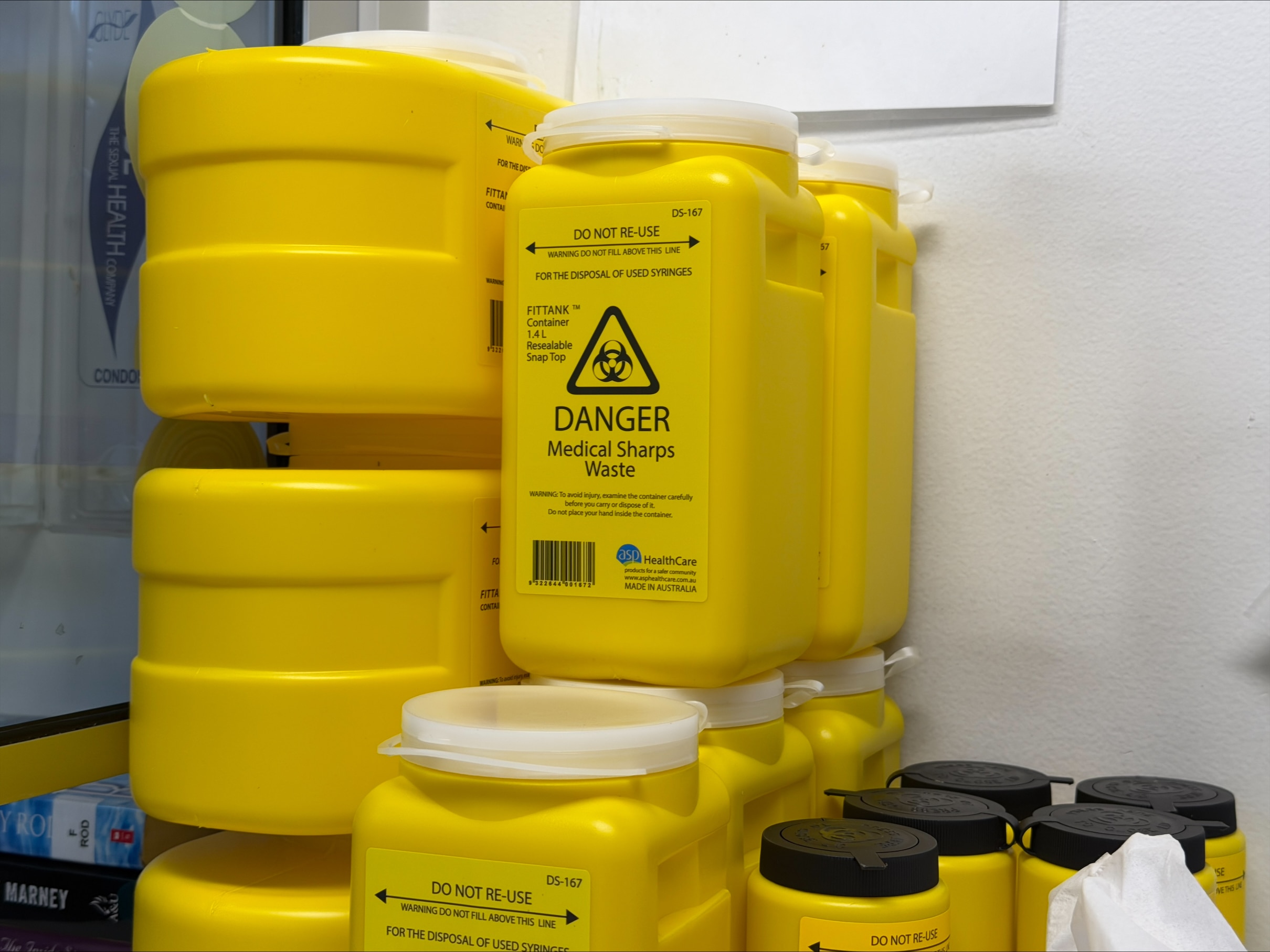 Syringe disposal cannisters