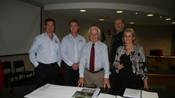 Signing the contract for Bega civic centre complex