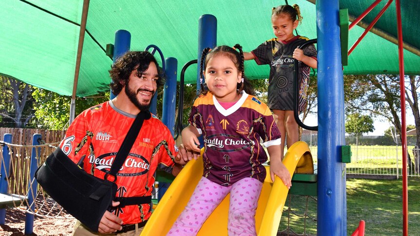 Johnathan Thurston meets children at a Brisbane kindergarten