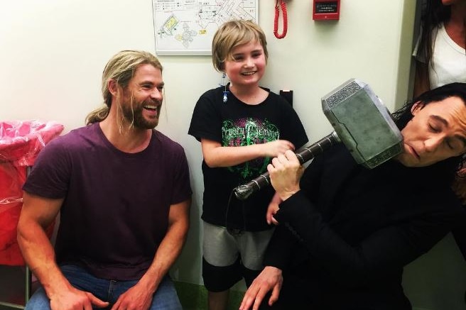 Actors Chris Hemsworth and Tom Hiddleston visit sick children