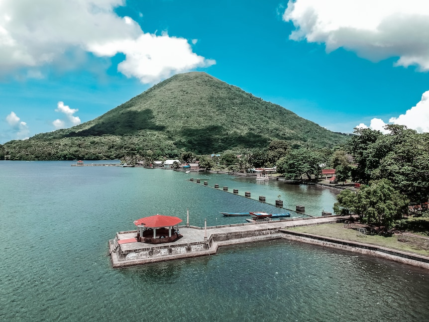 Pulau Banda_Maluku_by Erzal Umamit