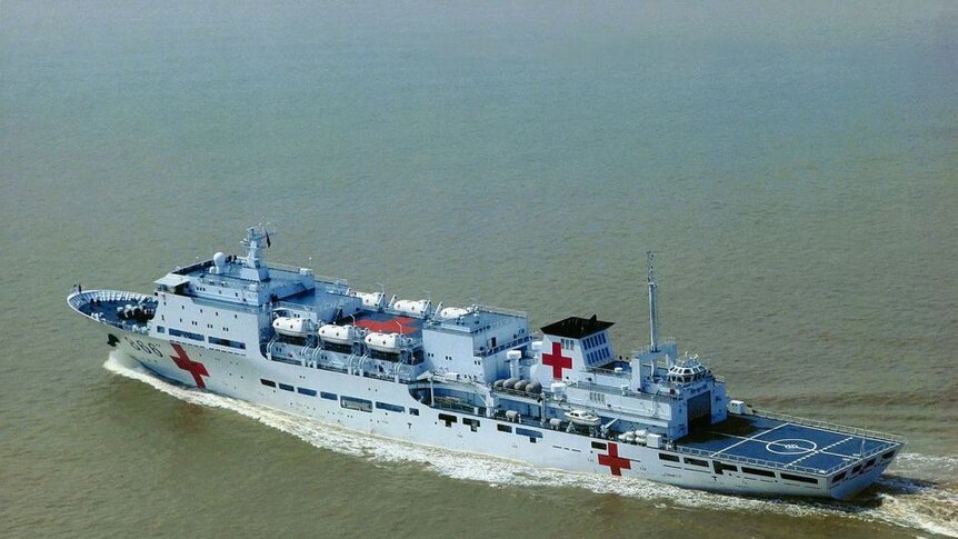 Peace Ark mengangkut lebih dari 100 tenaga medis dan dilengkapi dengan 300 kasur.