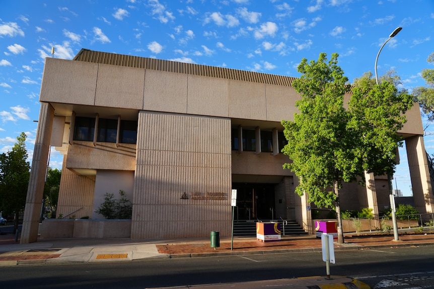 Exterior of the court building at Alice Springs.