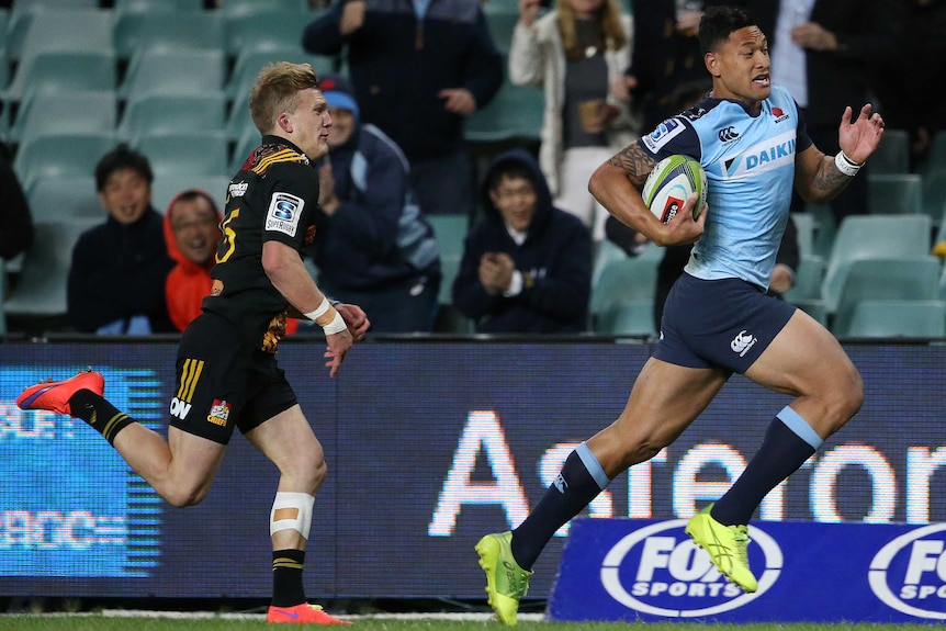 Israel Folau runs away for a try for the Waratahs against the Chiefs in Super Rugby in May 2016.