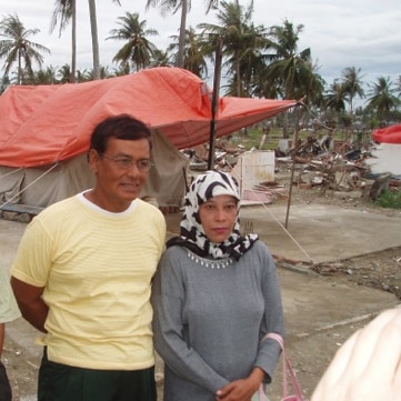 Umar Ali and Rusnah in Aceh in 2005