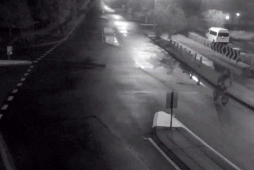 CCTV footage of a man on a bike leaving the scene of an attempted abduction of a 6yo girl at Loganlea.