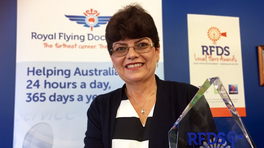 Tracy Forshaw with her RFDS award