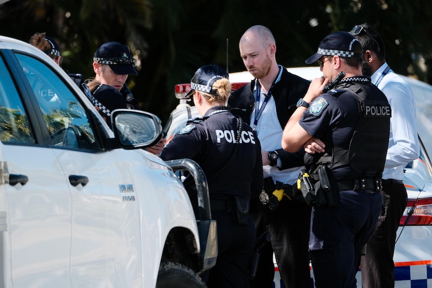 Police officers talking. 