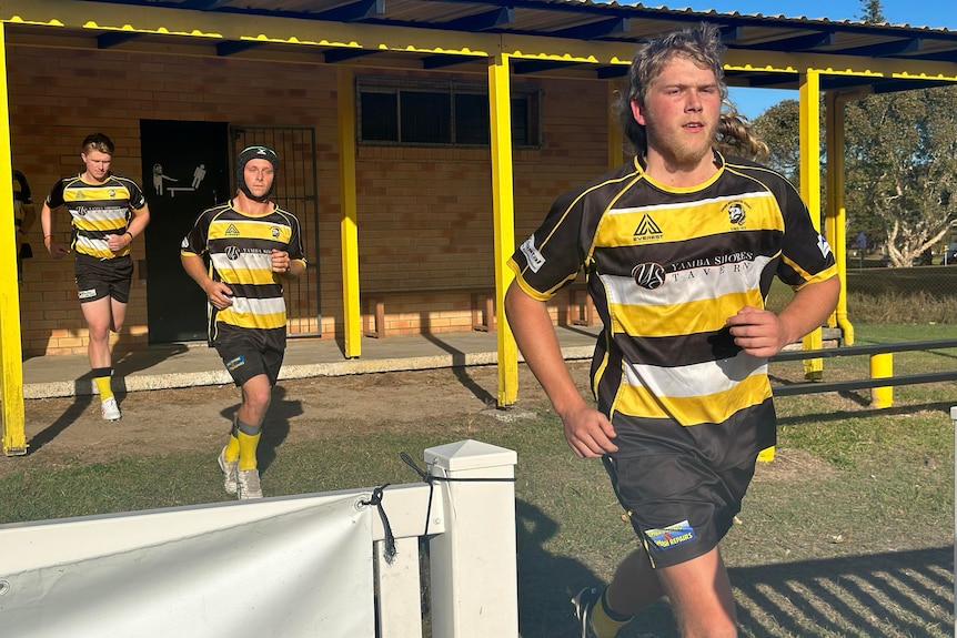 Yamba Buccaneers run out to the rugby field 