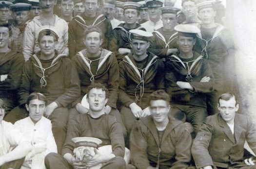William Miller (front row right) with his HMAS Encounter shipmates