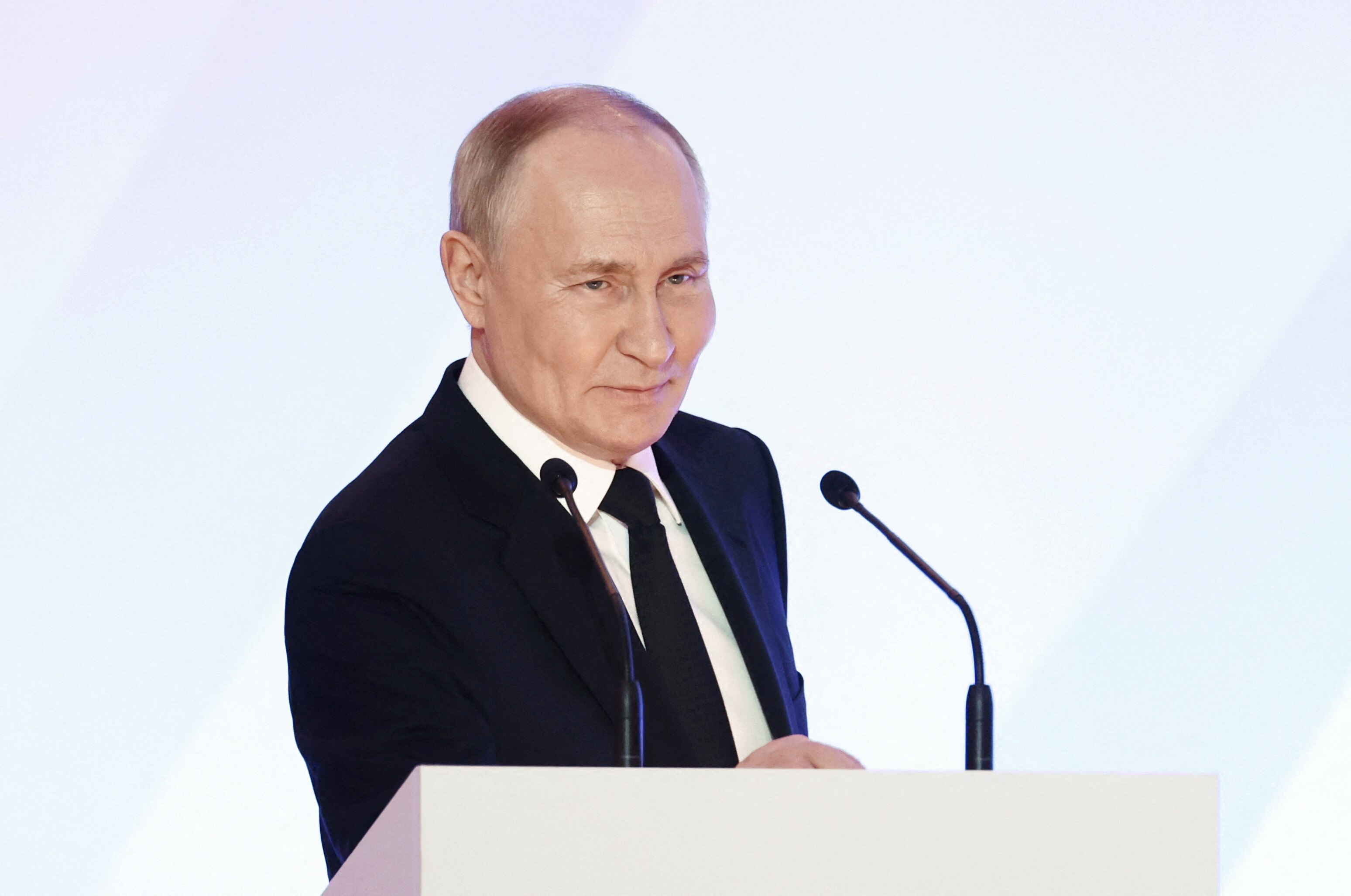 Why is Russia fining Google for more money than there is on Earth?